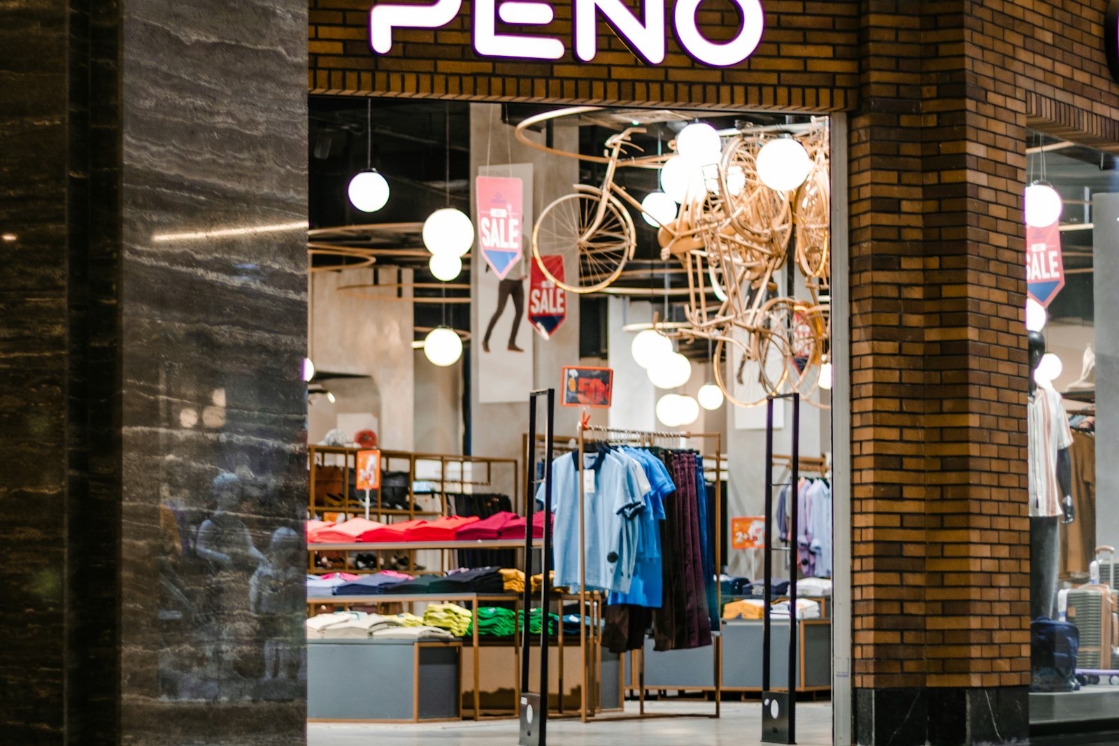 Retail storefront